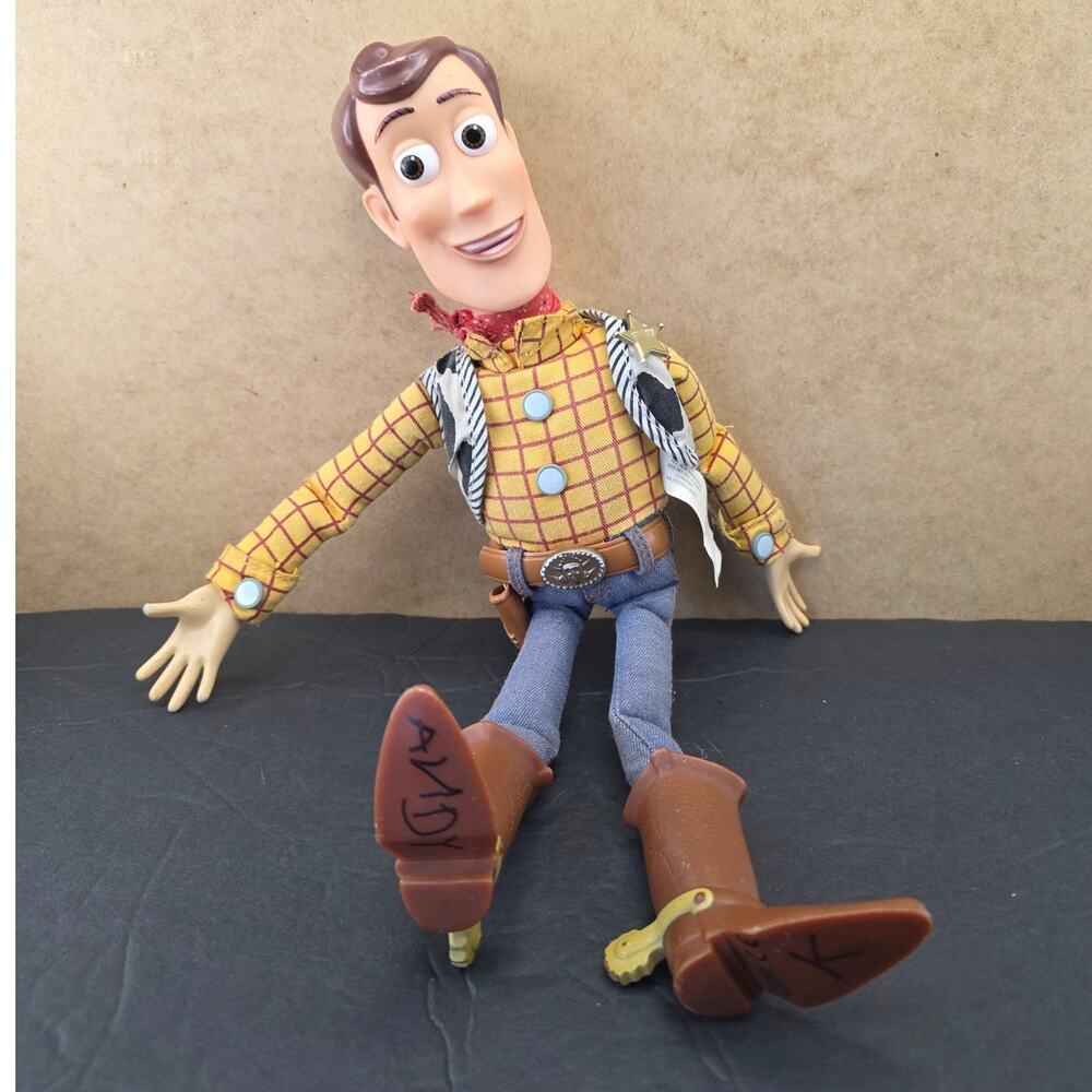 Woody Interactive Talking Action Figure – Toy Story – 15''